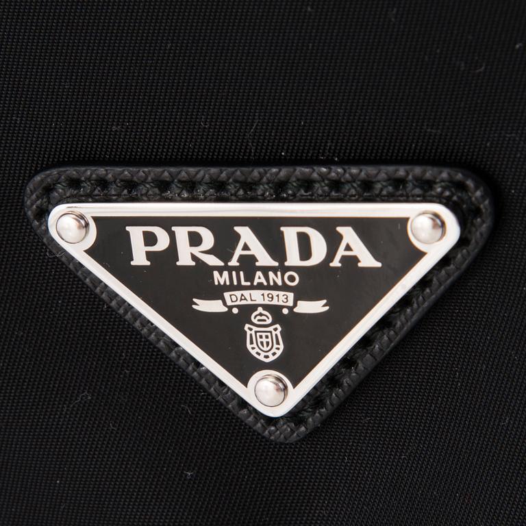 PRADA, OLKALAUKKU.