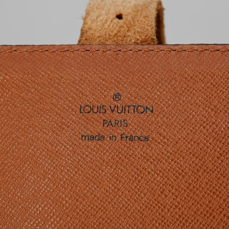 AXELVÄSKA, Louis Vuitton.