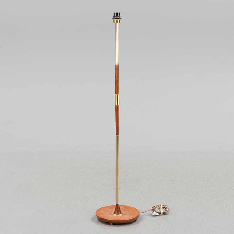 A mid 20th century floor lamp.