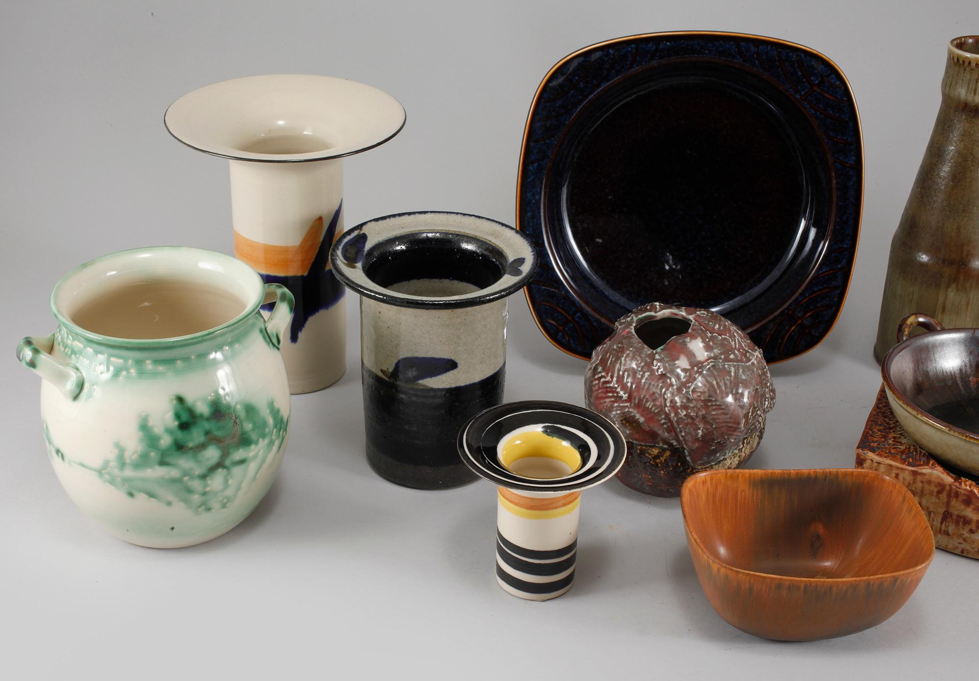 PARTI KERAMIK, 11 delar, Carl-Harry Stålhane, Rörstrand och Designhuset, 1900-talets mitt och senare hälft.