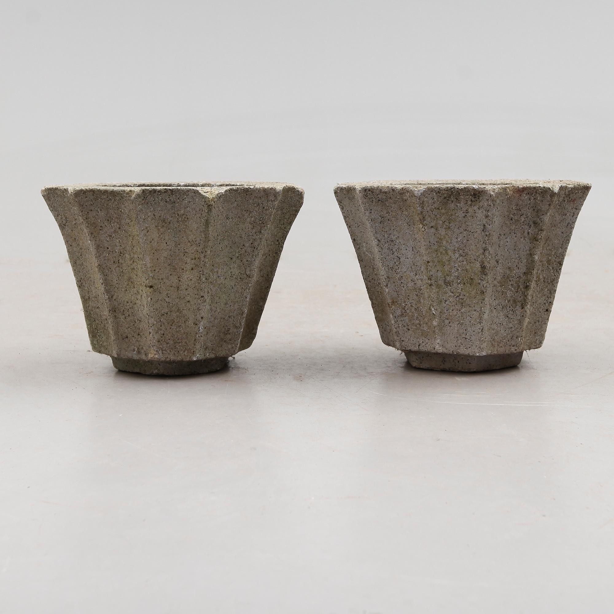 TRÄDGÅRDSURNOR, 1 par, 1900-/2000-tal.