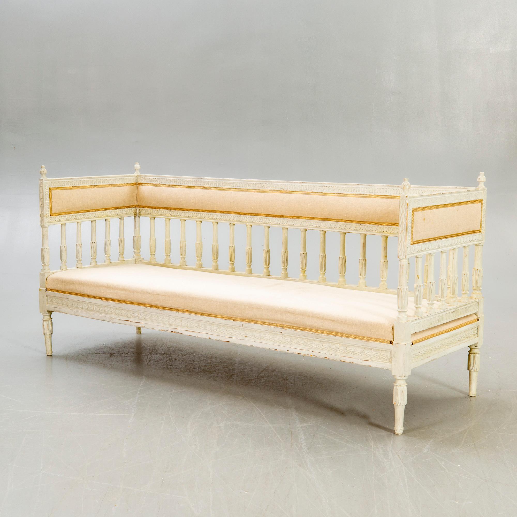 A painted Swedish Gustavian sofa around 1800.