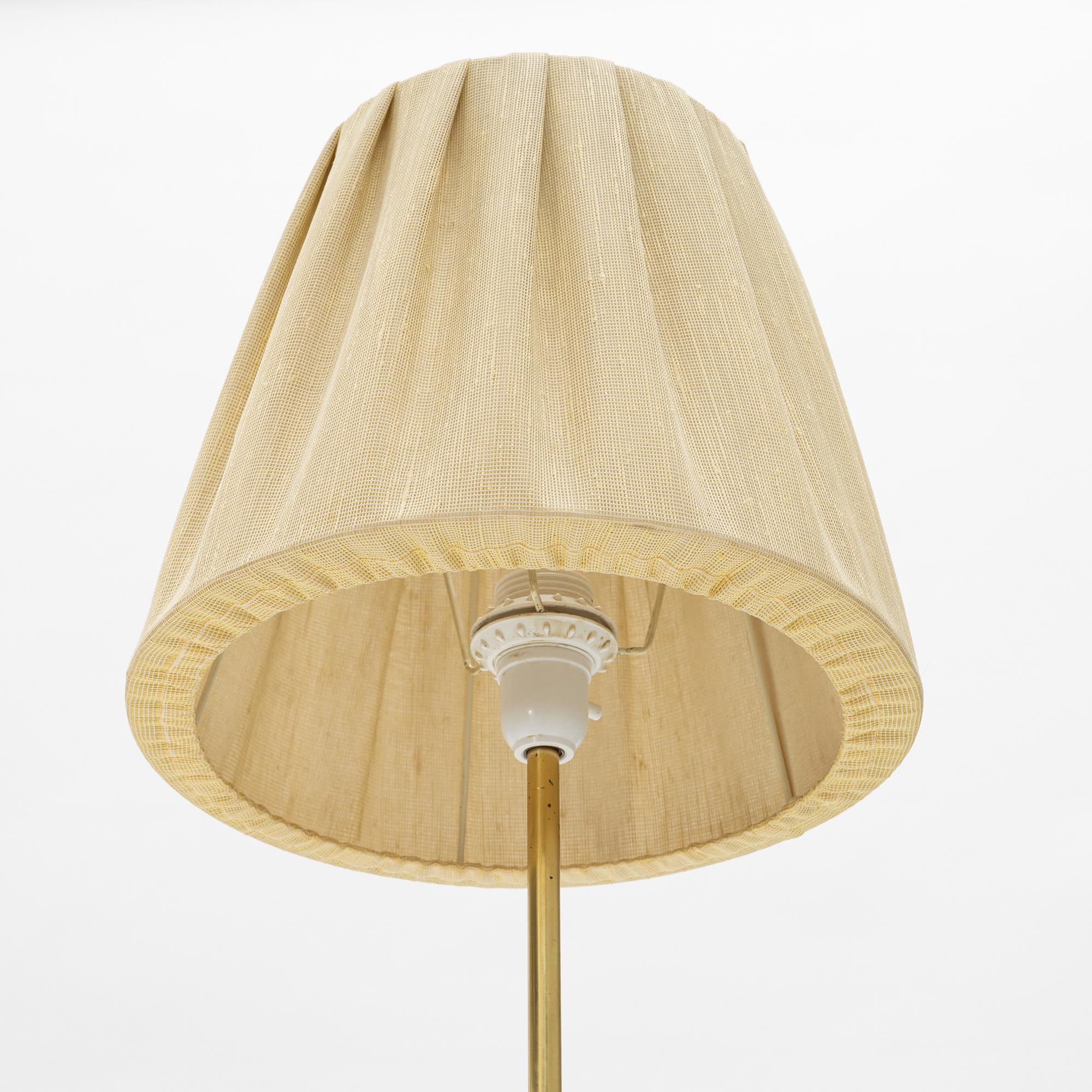 A mid 20th century floor lamp.