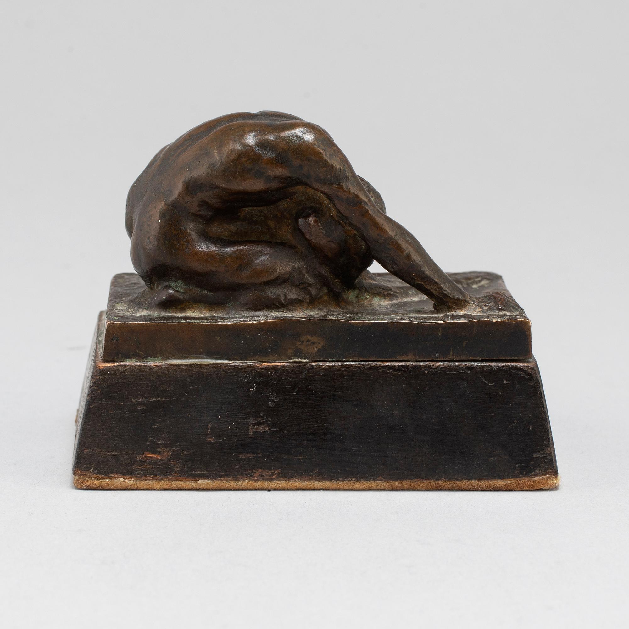 IVAR JOHNSSON, Sculpture. Bronze, unsigned. Height 4.5 cm, length 9 cm.