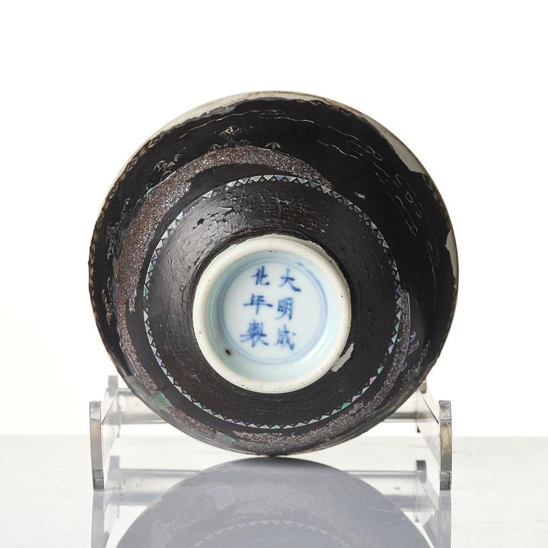 A lacque burgaute bowl, Qing dynasty, 18th century.