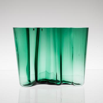 SKÅLAR, 2 st, och VAS, Alvar Aalto, Iittala. 1980-2000-talet.