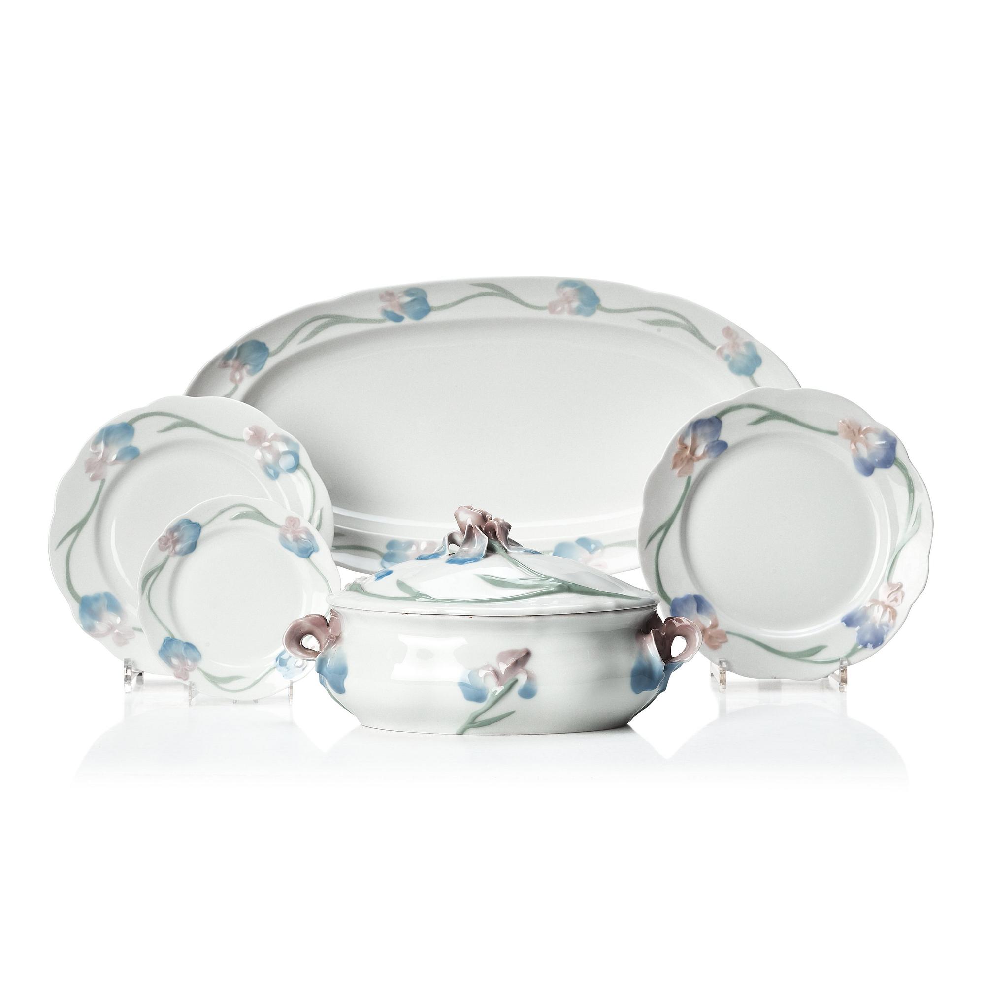 Alf Wallander, servisdelar, "Liljor/ Iris" 40 delar, porslin, Rörstrand, jugend.