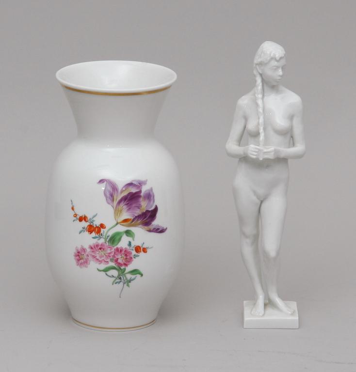 VAS samt FIGURIN, porslin. Meissen.