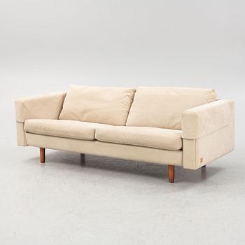 Hans J Wegner, sofa, Getama, contemporary.