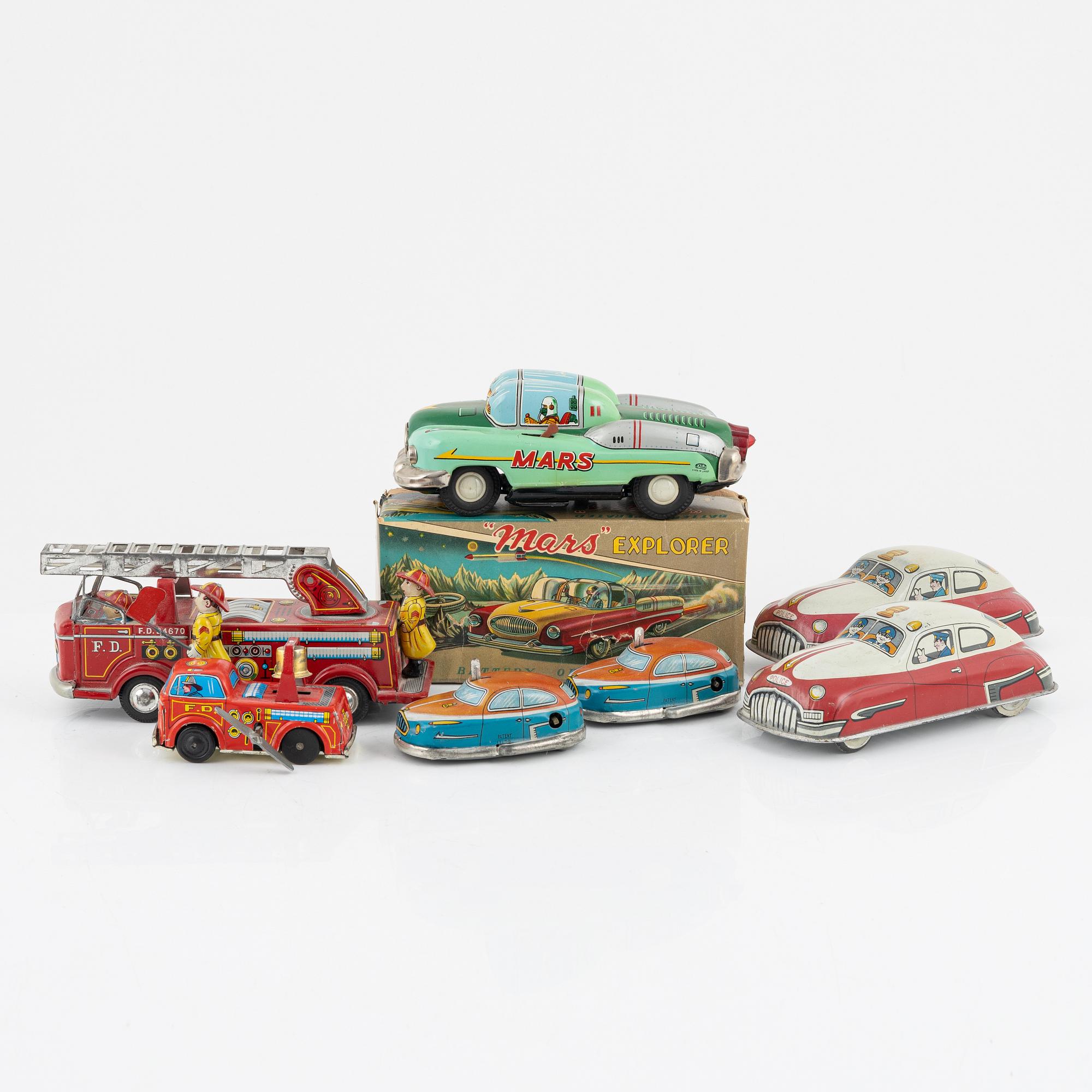 A set of seven tin toys, Japan, mid 1900's.