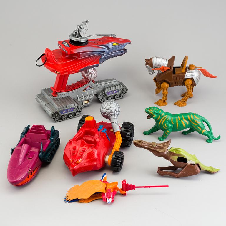 A lot of 38 pieces of Masters of the universe toys from Mattel 1980s.