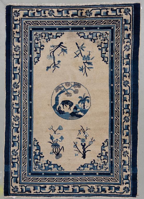 MATTA. Antik, Kina. Ca 181x129 cm.