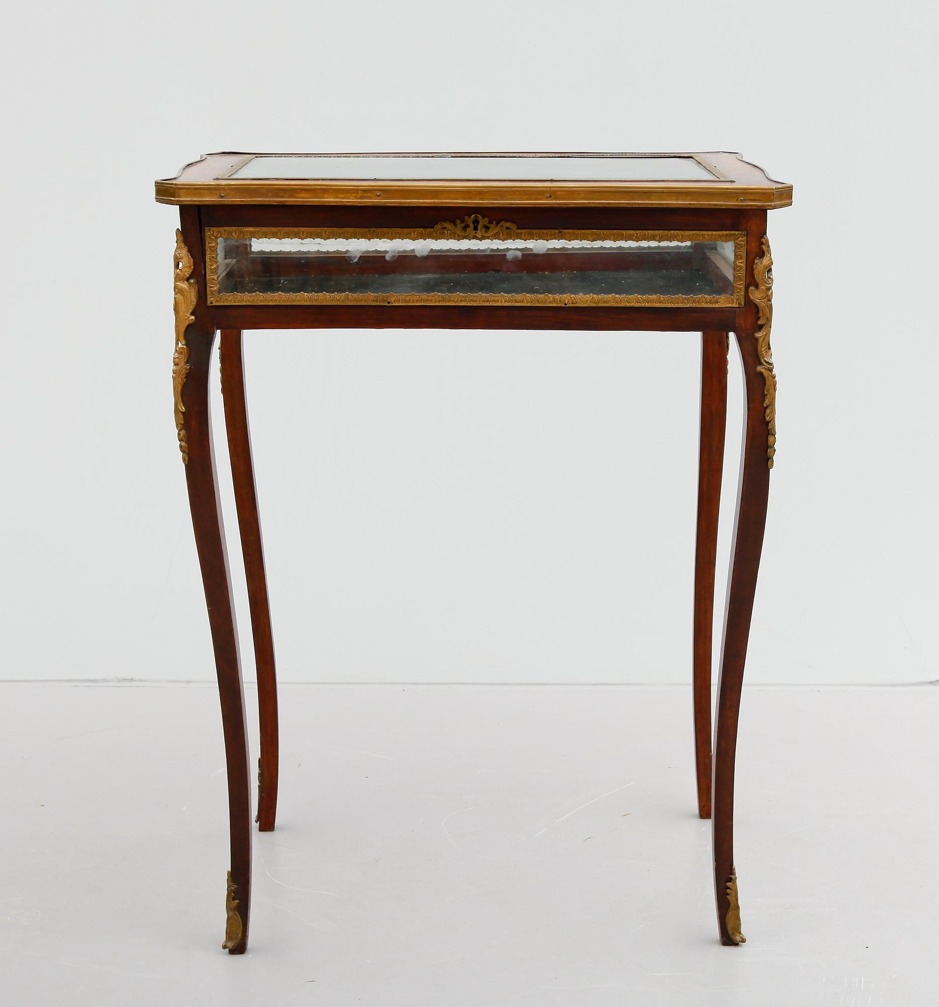 MONTERBORD, Louis XVI-stil, 1800-tal.