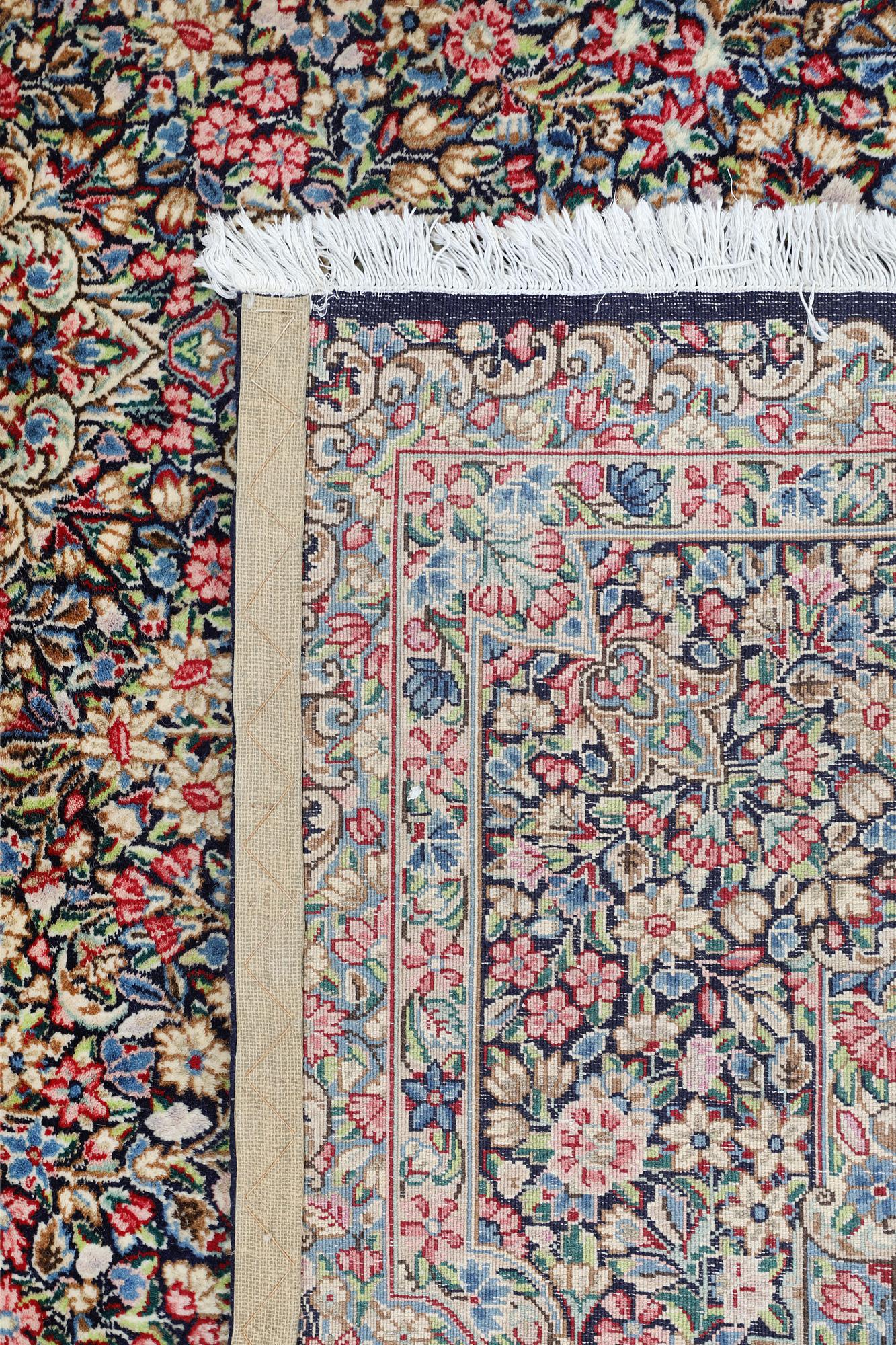 Matta, Kirman Laver, "Millefleur", ca 342 x 245 cm.