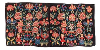 254. A carrige cushion, 'Urnor och par', tapestry weave, c. 102 x 51 cm, around the years 1800-1825.