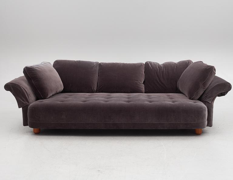 Josef Frank, soffa, "Liljevalchssoffan", Firma Svenskt Tenn, 2019.