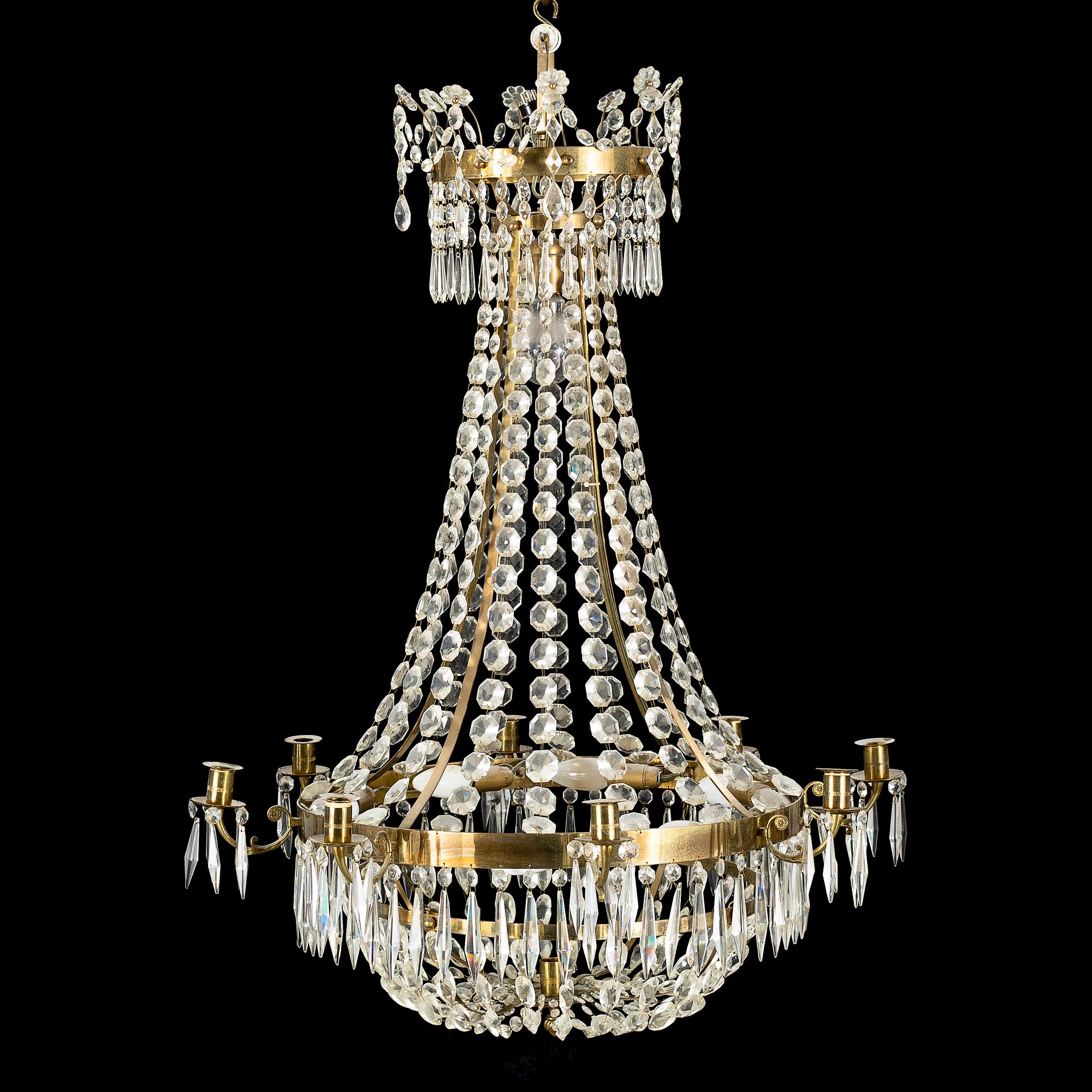 A chandelier from around the turn of the century 1900.