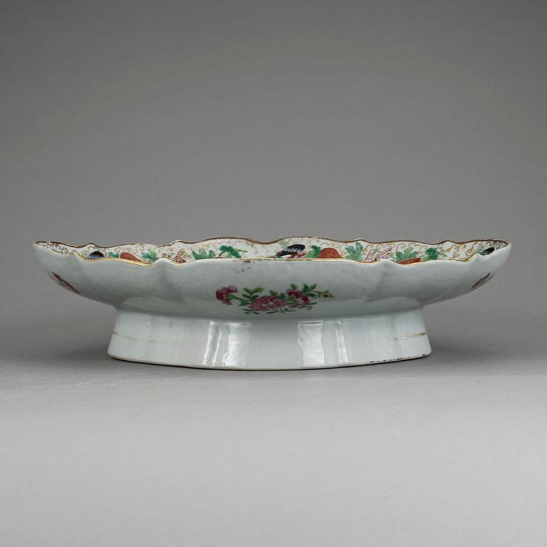 SKÅL PÅ FOT / TAZZA, porslin, Kina, Kanton, 1800-tal.