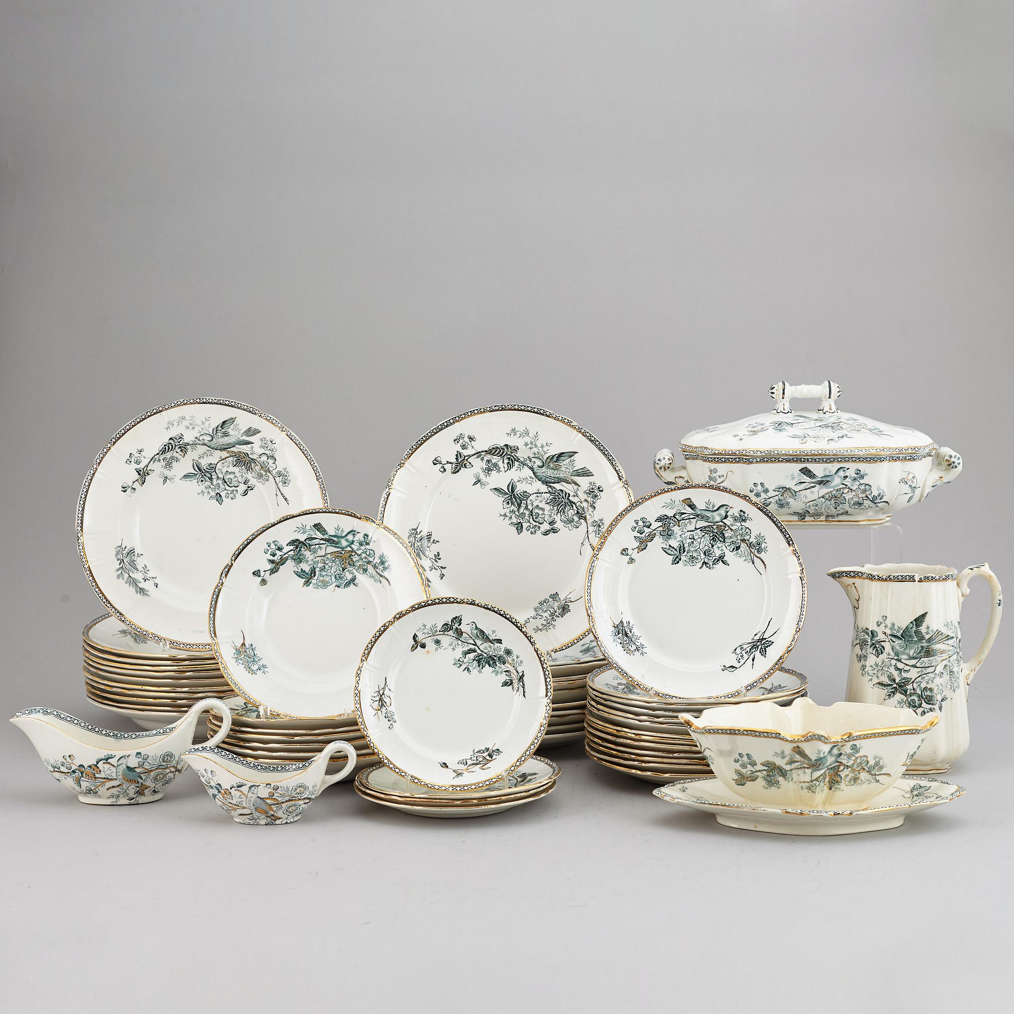 A Gustafsberg 'Weixö' part dinner service.
