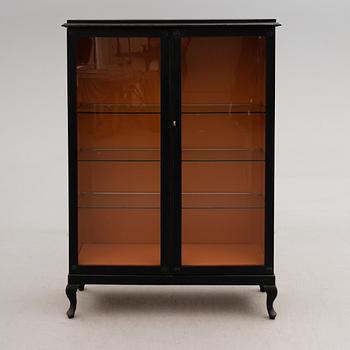 BOKSKÅP, 1900-talets första hälft.