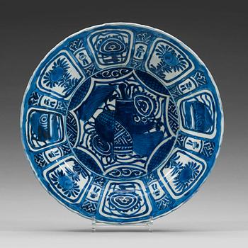 678. A blue and white kraak dish, Ming dynasty, Wanli (1572-1620).