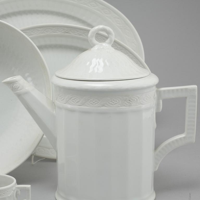 62 pieces dinner service named "Vifte".