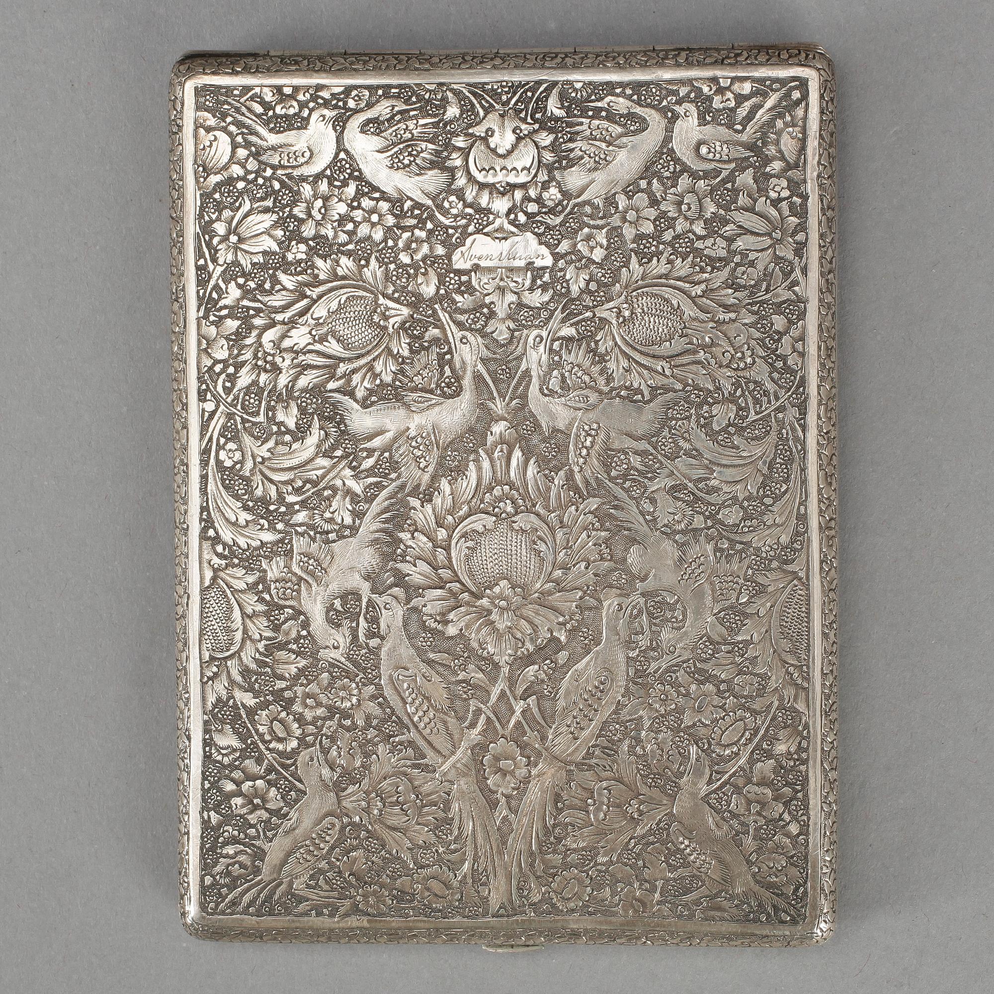 CIGARETTETUIER, 2 st, silver, bl.a. England, 1900-tal. Vikt ca 364 gram.