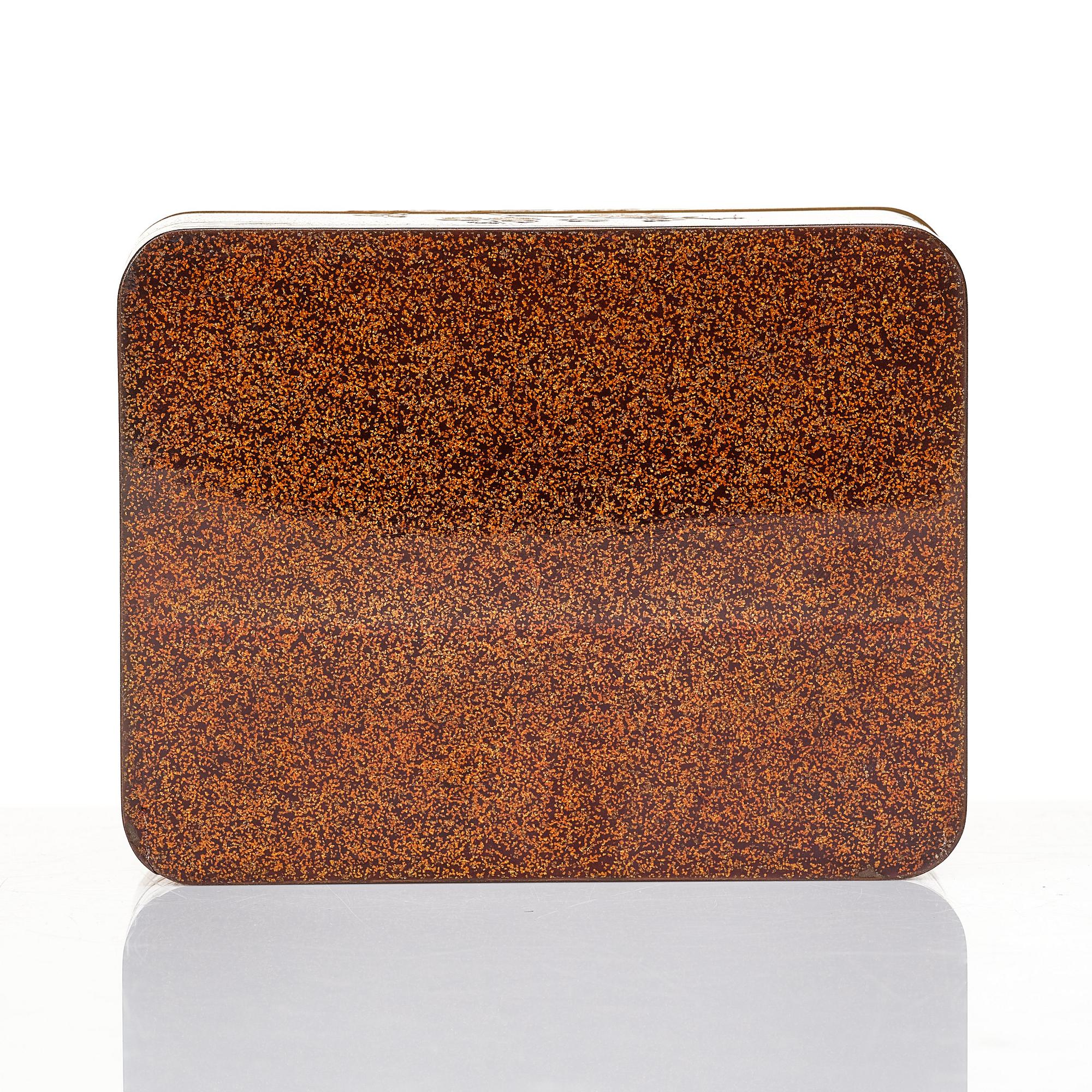 A Japanese lacquered bowl, box with cover and handle, 19th Century.