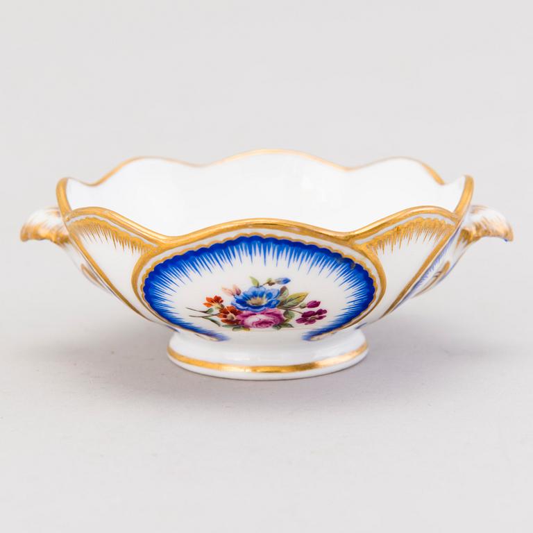 A SMALL BOWL, Imperial porcelain factory, S:t Petersburg, Nikolai II -98 (1898).