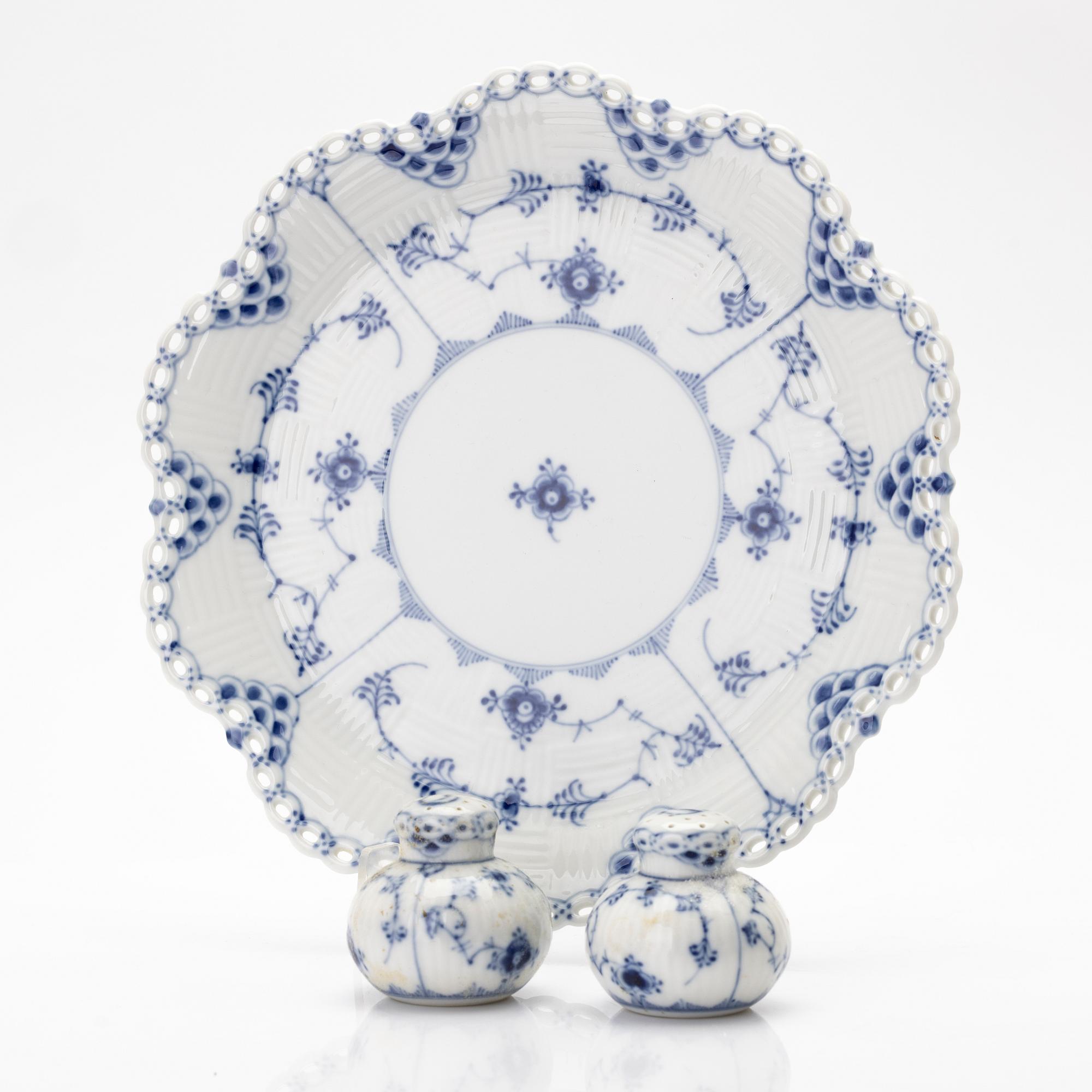 Royal Copenhagen, Fat samt salt- och pepparkar, porslin, "Musselmalet helblond", Danmark.