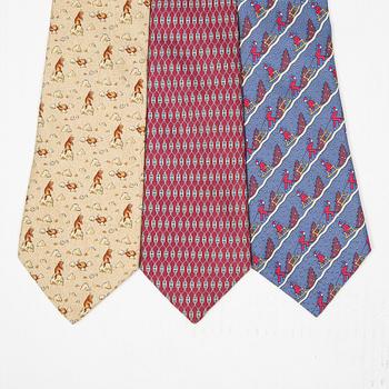 HERMÈS, a set of three silk ties.