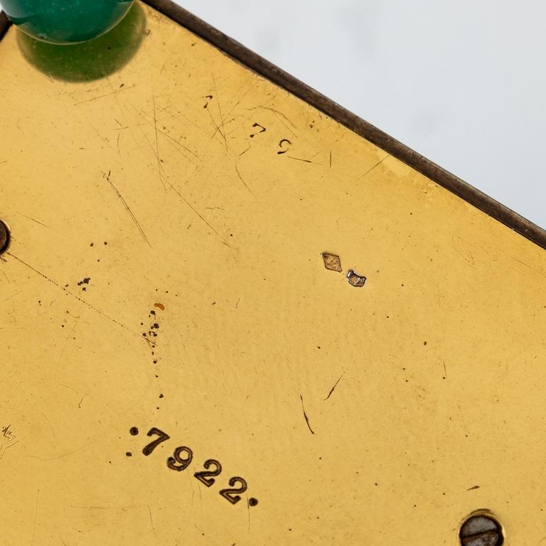 Cartier, reseur i förgyllt silver och emalj samt originaletui, Frankrike tidigt 1900-tal.