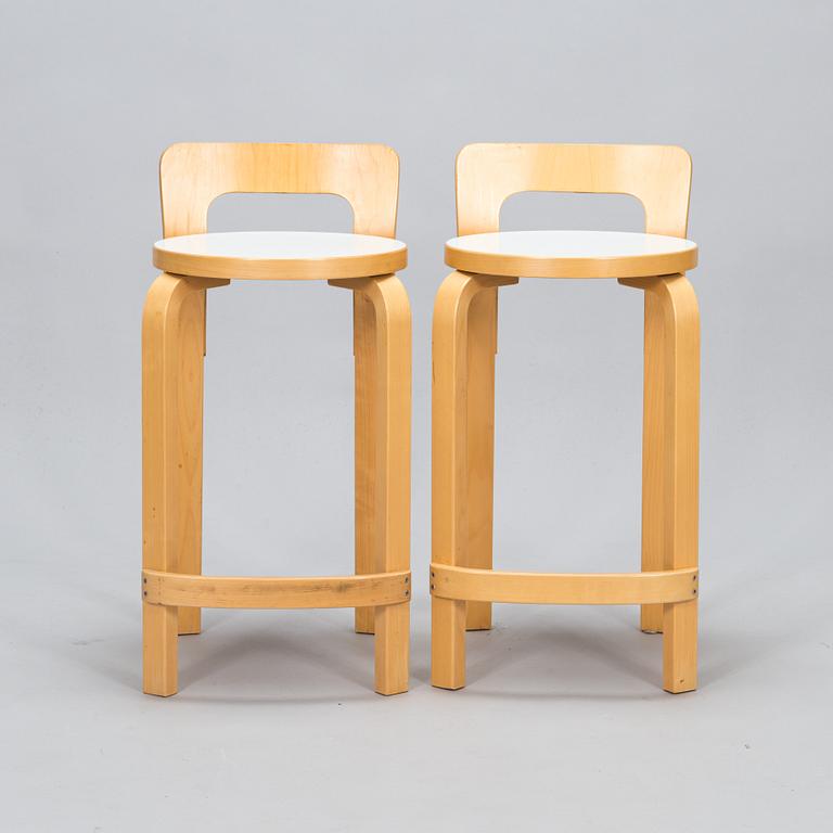 Alvar Aalto, barstolar, 2 st, modell K65, Artek 1997.