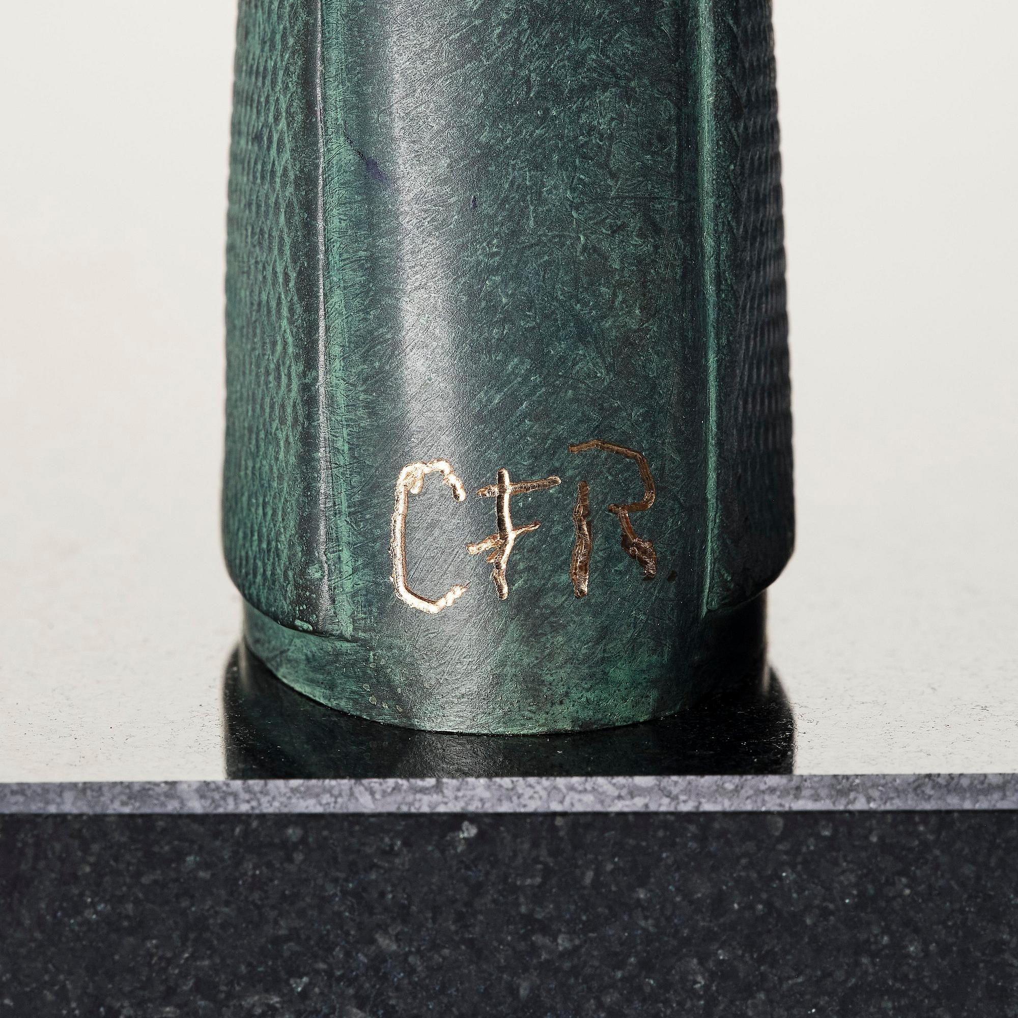 Carl Fredrik Reuterswärd, "Non Violence Knotted Gun".