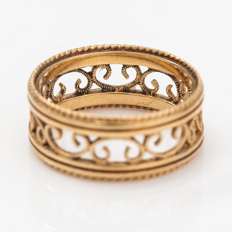 An 18K gold ring "Filigree". Kalevala koru, Helsinki 2001-2004.