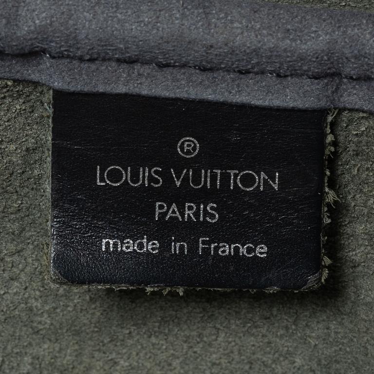 Louis Vuitton, weekendväska, "Taiga Kendall PM".