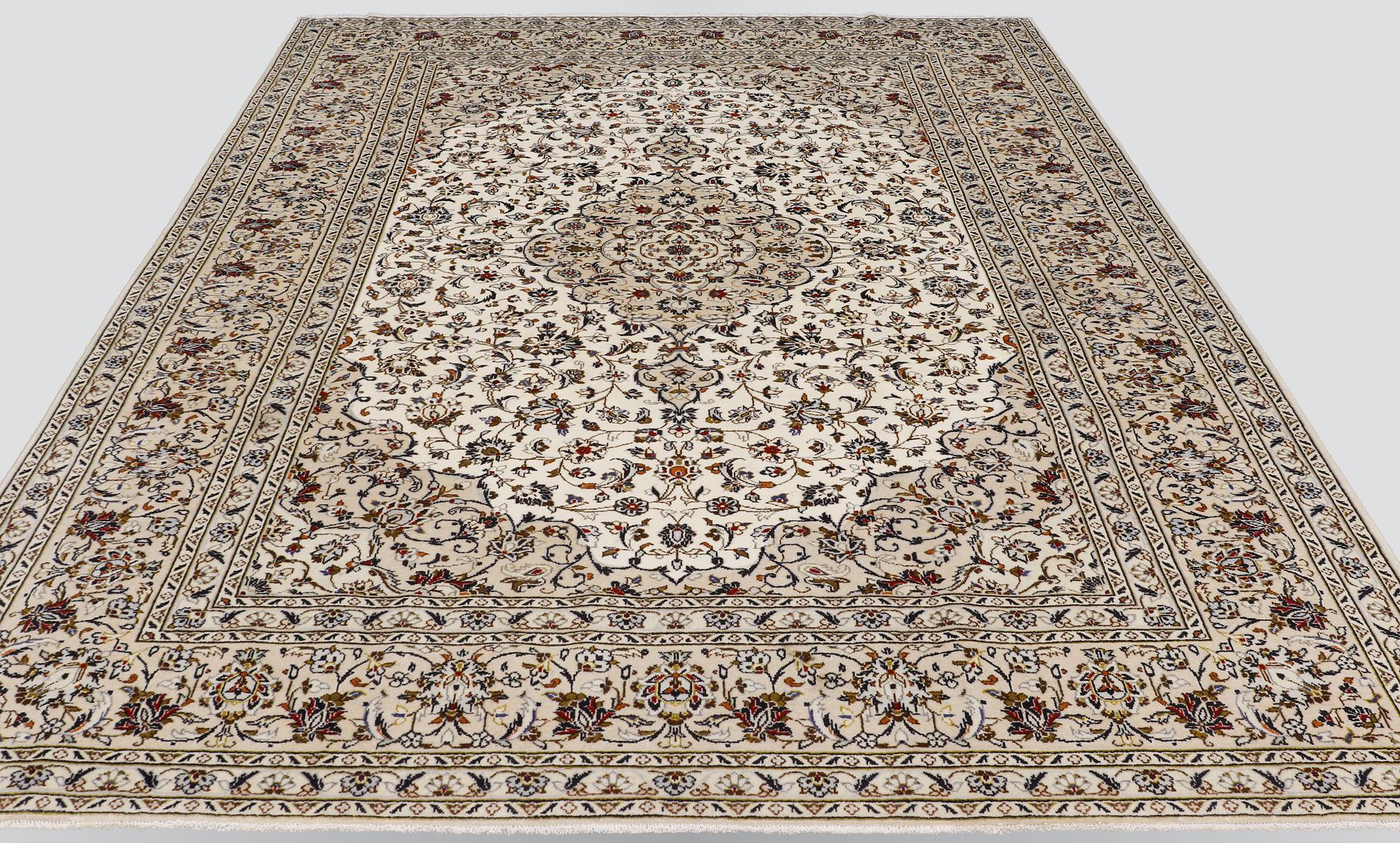 A carpet, Kashan, ca 385 x 245 cm.