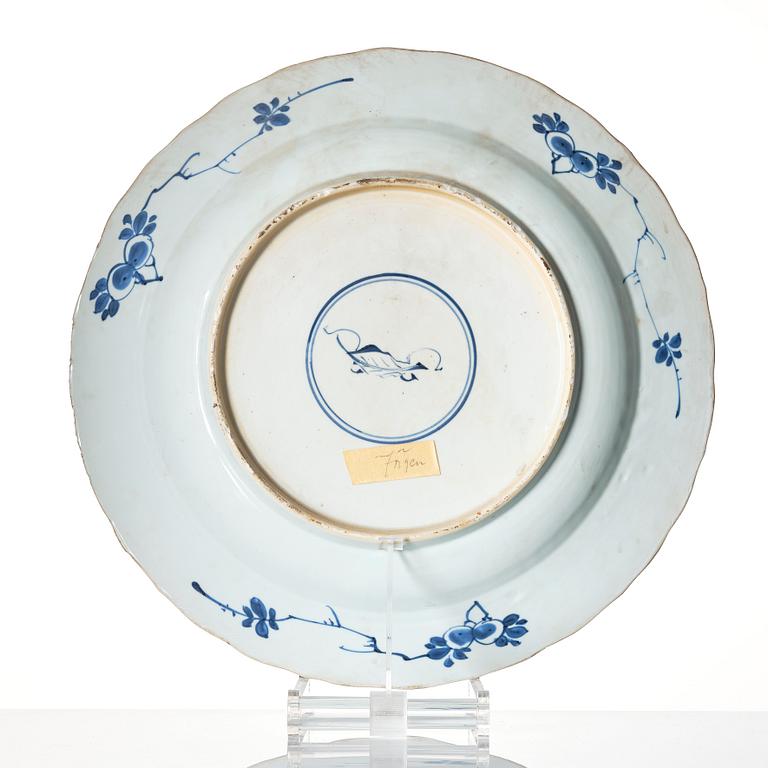 A large blue and white dish, Qing dynasty, Kangxi (1662-1722).