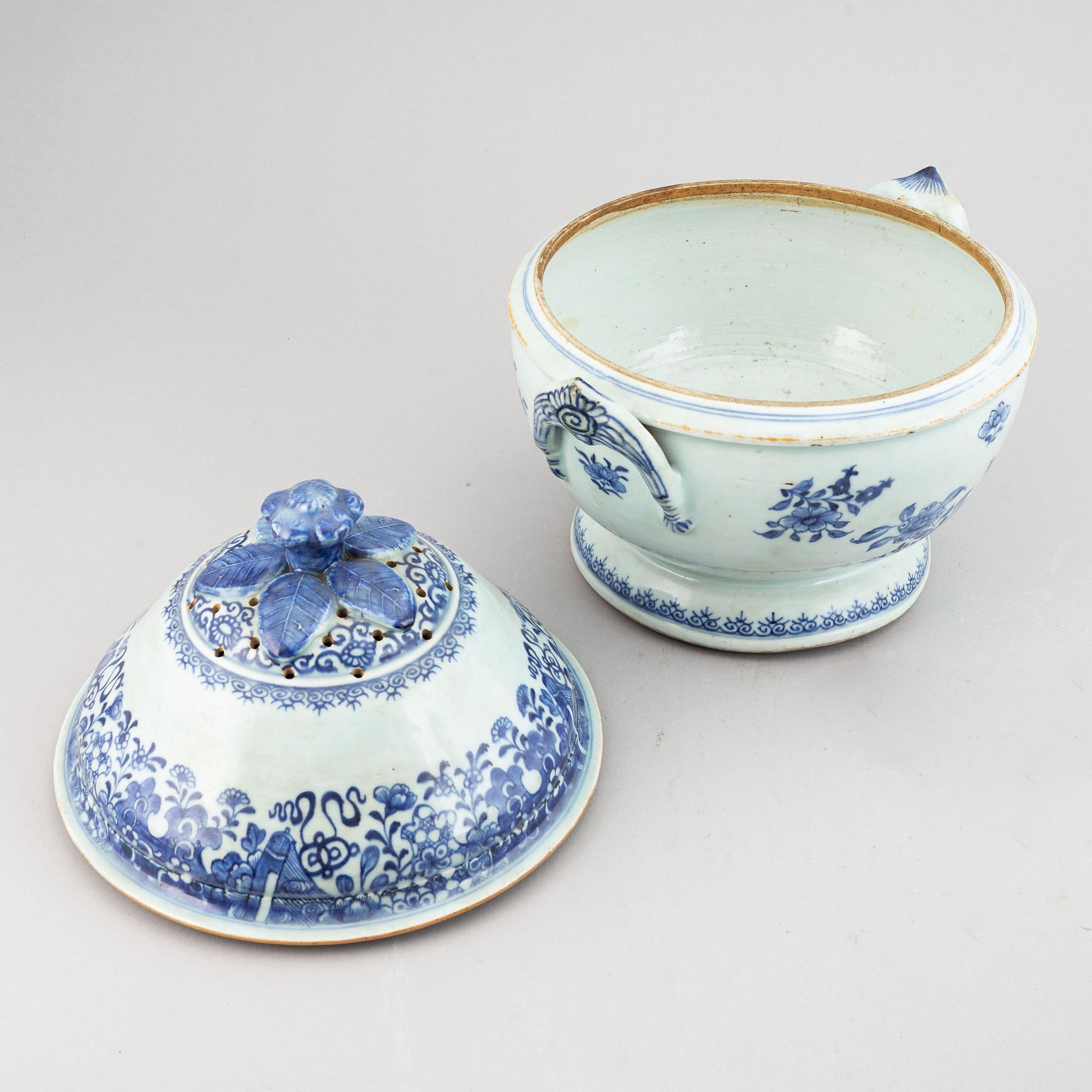 Matservis, 37 delar, kompaniporslin. Qingdynastin, Qianlong (1736-95).