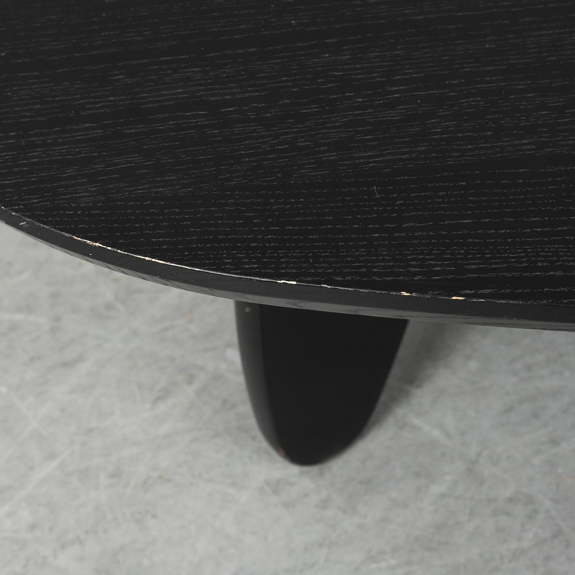ISAMU NOGUCHI, soffbord, "Fin Table", Vitra Design Museum, 2002.