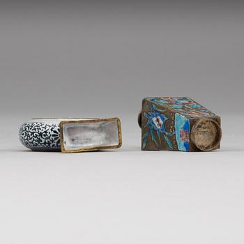 An enamel on copper and and enamel on silver snuff bottle, Qing dynasty, (1644-1912).