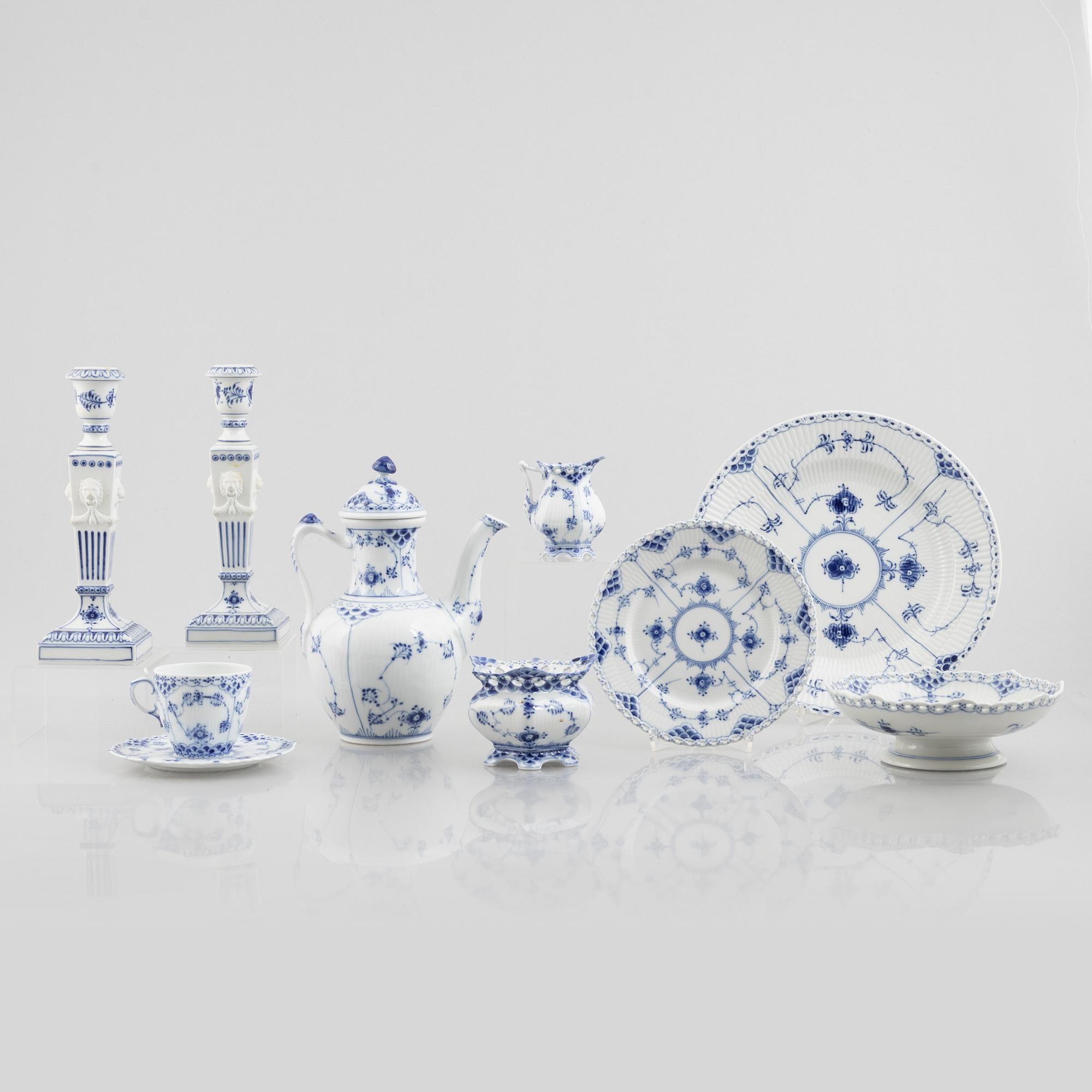 Royal Copenhagen, a 49-piece "Blue Fluted" porcelain service, half and full lace, Denmark.
