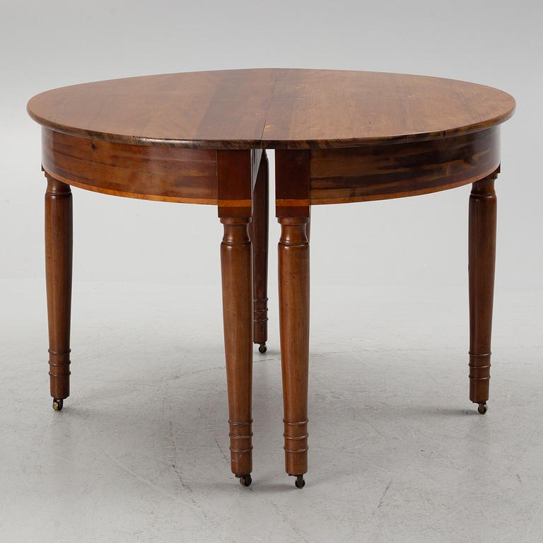 Dining table, 19th century.