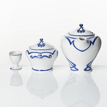 Villeroy & Boch, a 15 pieces creamware part service 'Blaue Olga', Dresden, early 20th century.