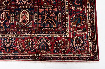 Carpet, Bakhtiari, approx. 380 x 305 cm.