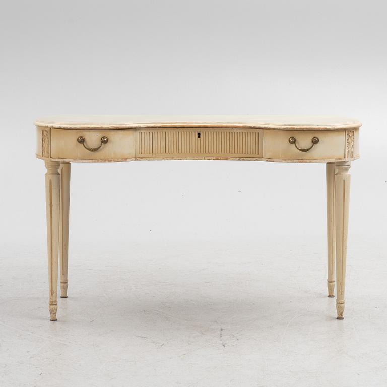 A dressing table with a stool, Blomstermåla, mid 20th Century.