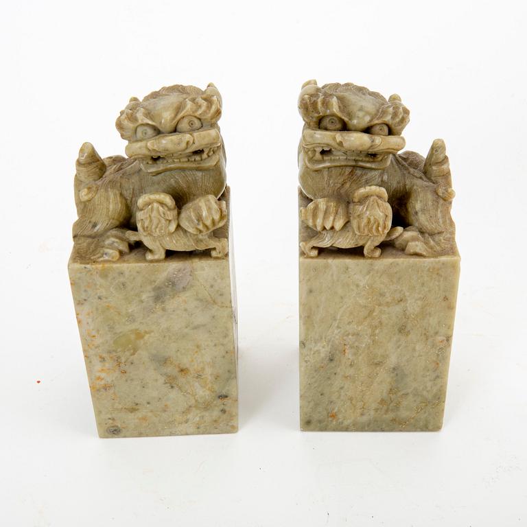 A pair of 19th/20th century Chinese sopastone seals.