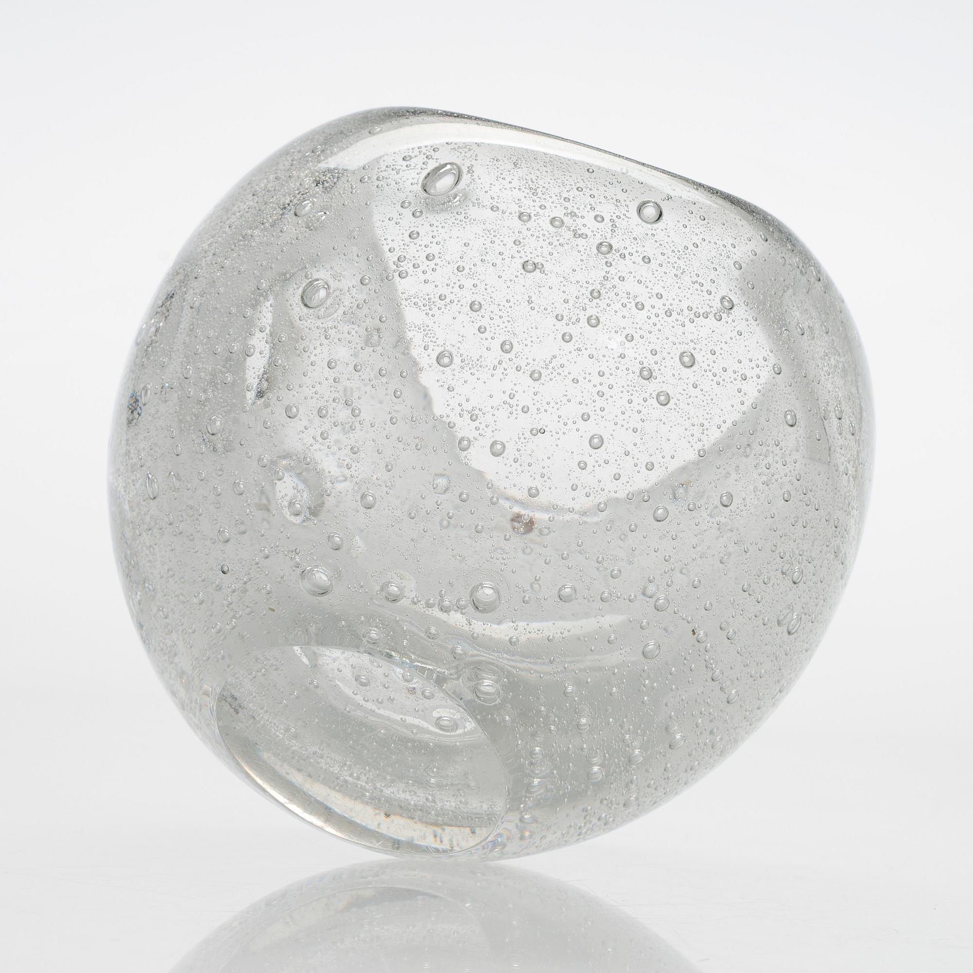 Timo Sarpaneva, glasskulptur, "Hiidenhelmi" (Jättens pärla), signerad Timo Sarpaneva - 2149.