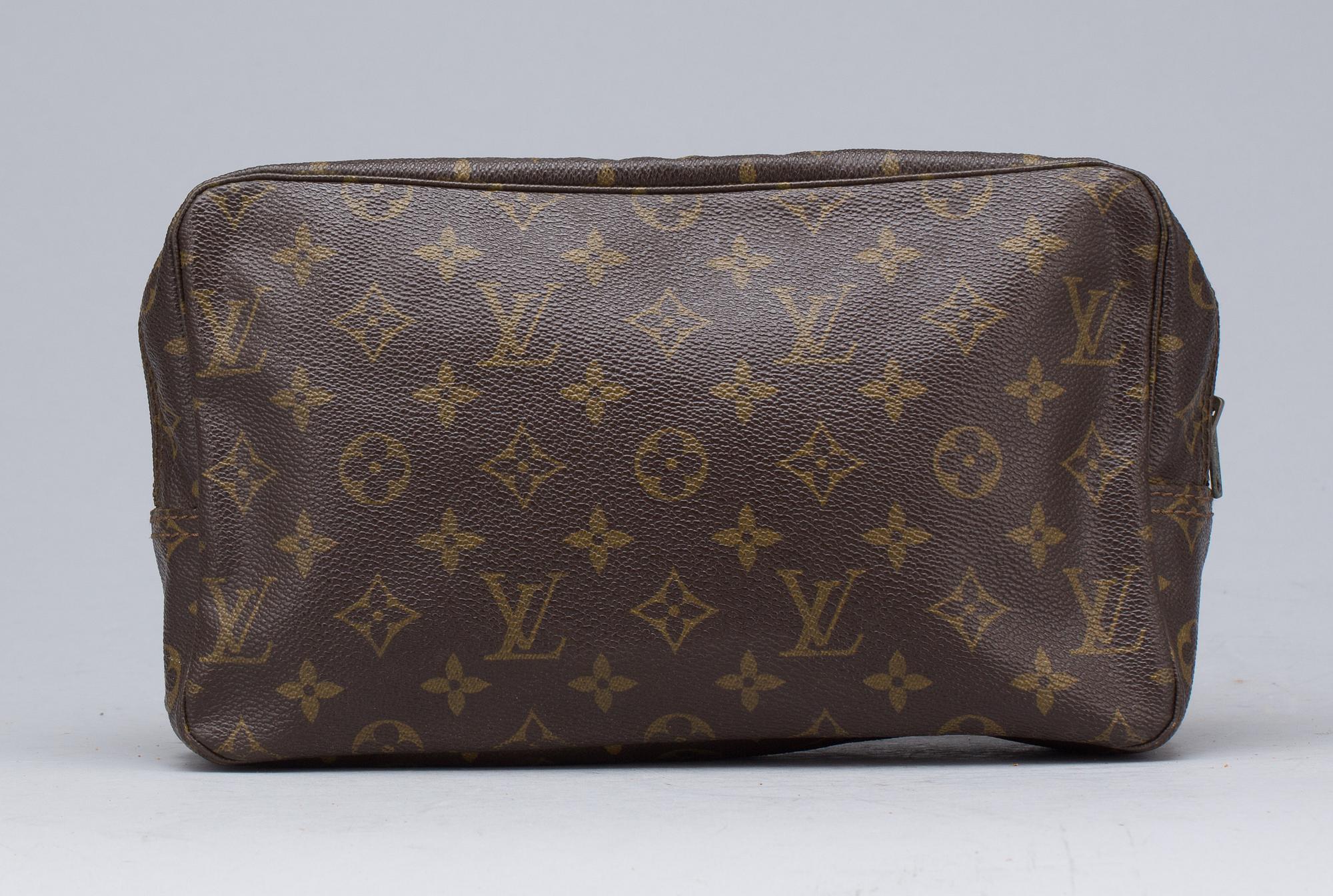 NECESSÄR, "Trosse de toilette", Louis Vuitton.