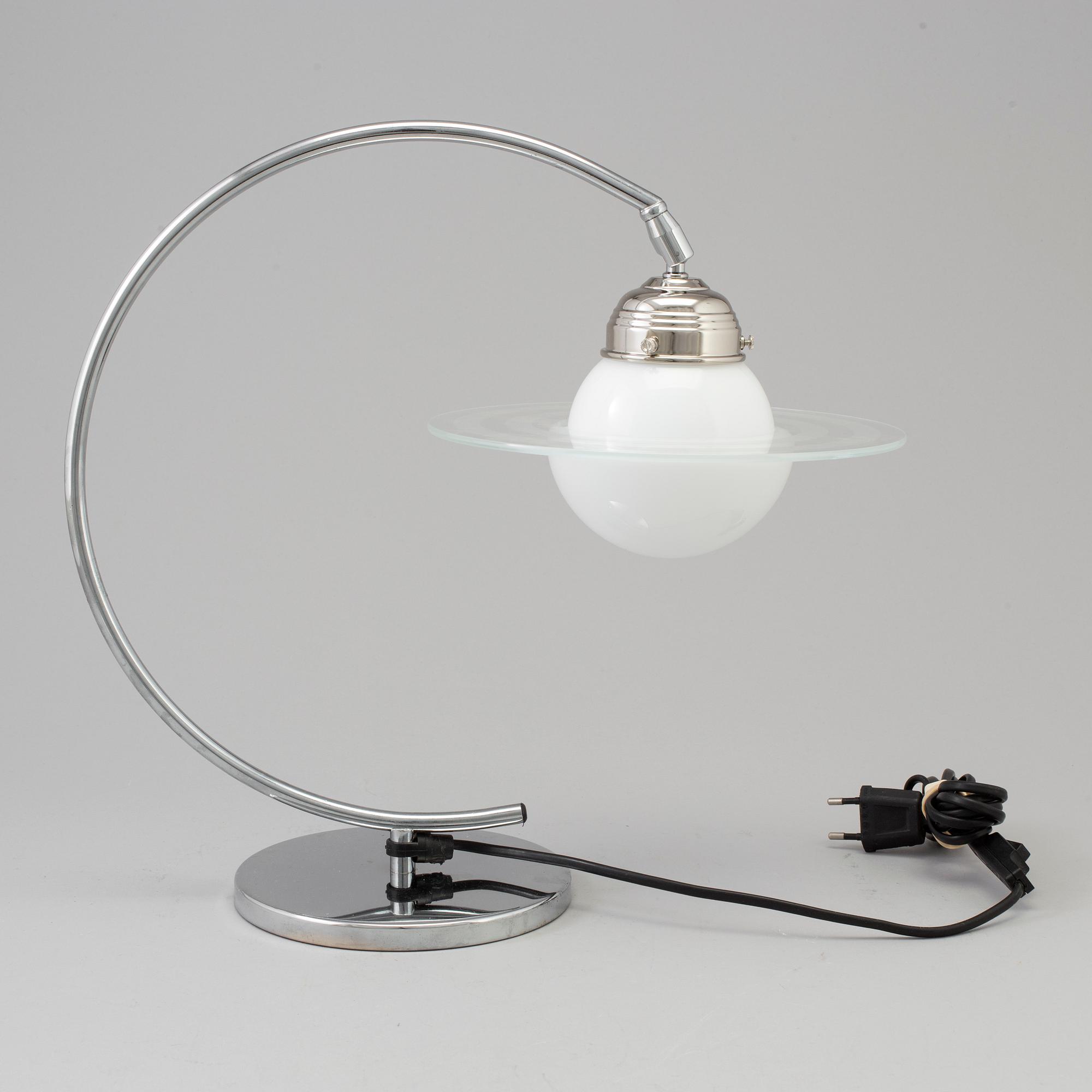 BORDSLAMPA, Saturnus-modell 1900-talets andra hälft.